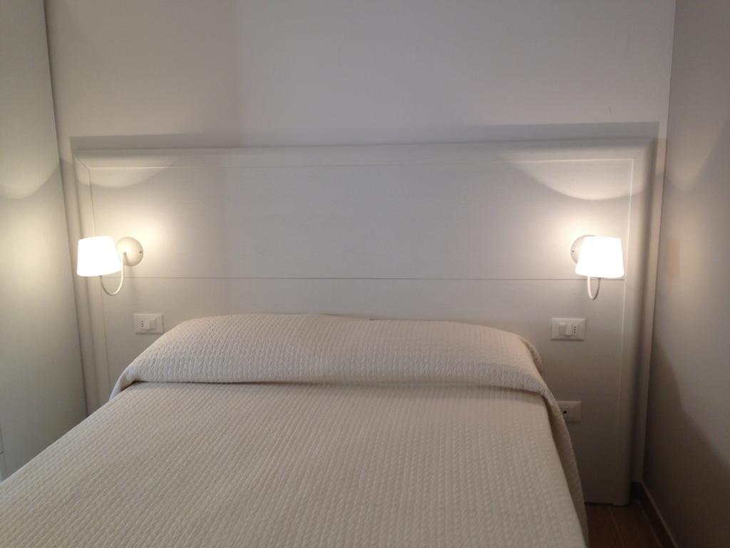 Aparthotel Residenza Le Zagare Castellammare del Golfo Zimmer foto