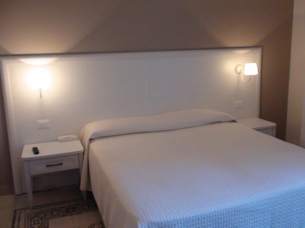 Aparthotel Residenza Le Zagare Castellammare del Golfo Zimmer foto
